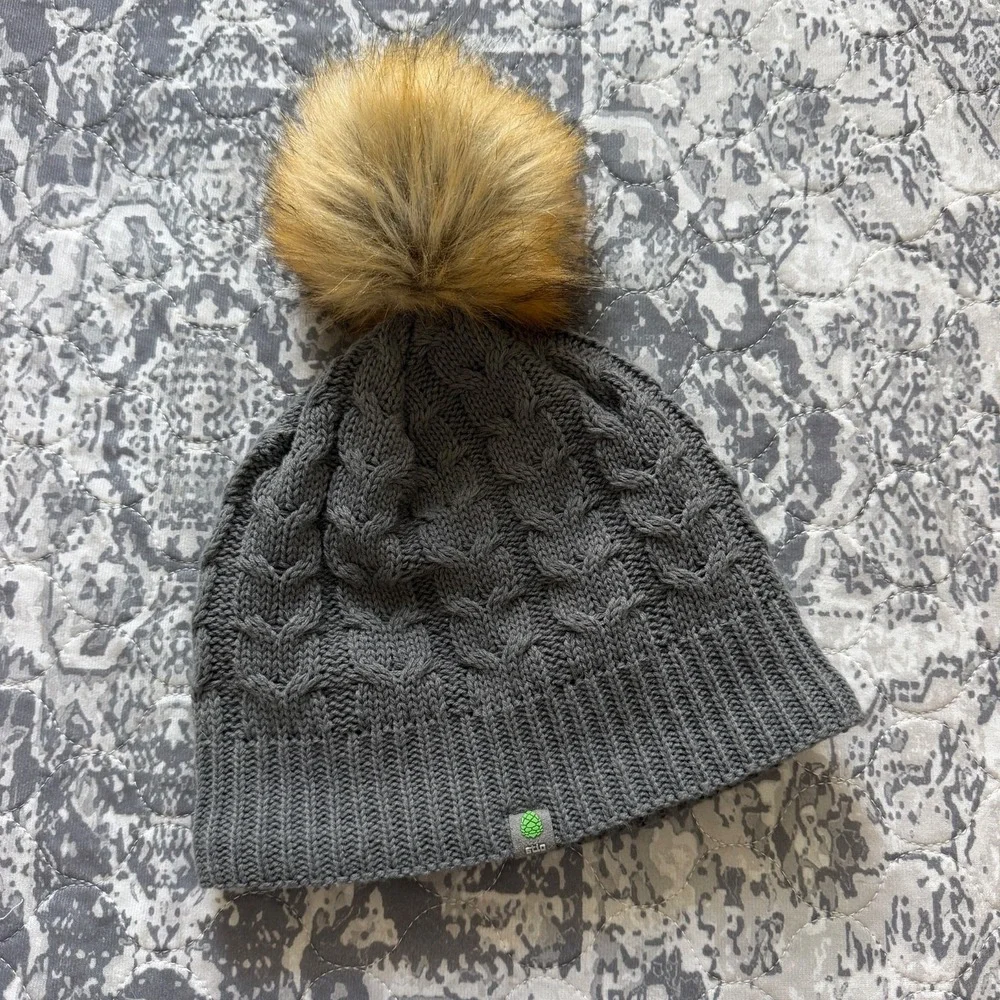 Five1Four Supply Co Grey Cable Knit Fleece Lined Pom Pom Winter Beanie Canada